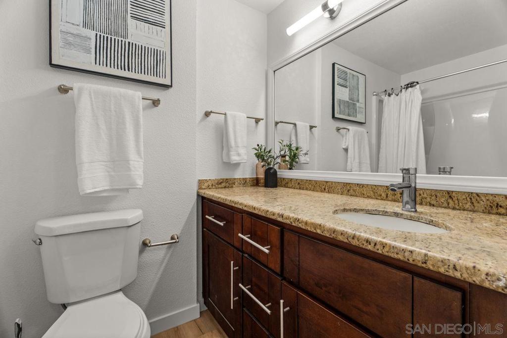 8332 Regents Rd 1l Property Photo 18