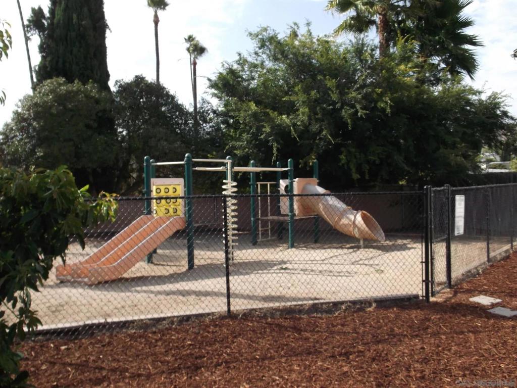 417 N Citrus Dr 18 Property Photo 5