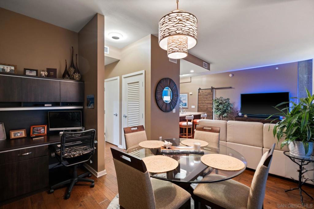 800 The Mark 2406 Property Photo 27
