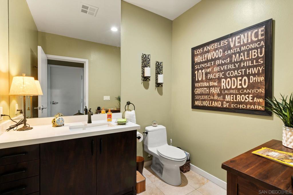 800 The Mark 2406 Property Photo 35
