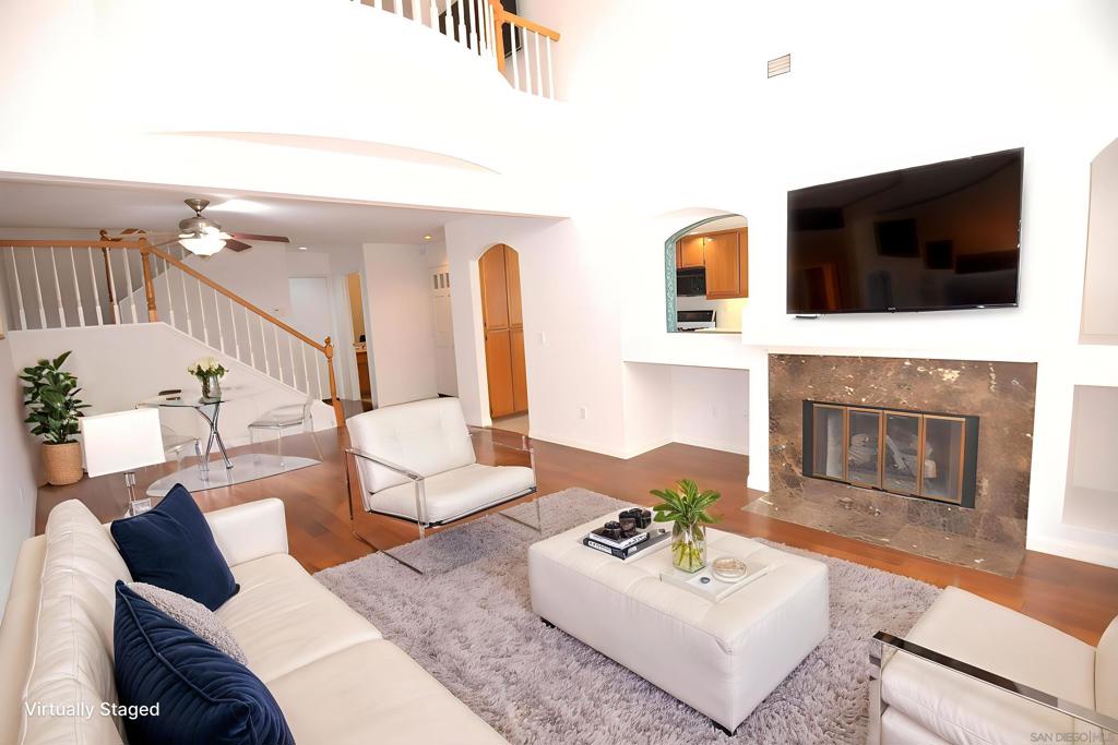 970 Somerset Ct. Unit C Property Photo 3