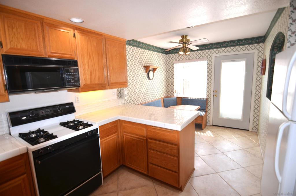 970 Somerset Ct. Unit C Property Photo 14
