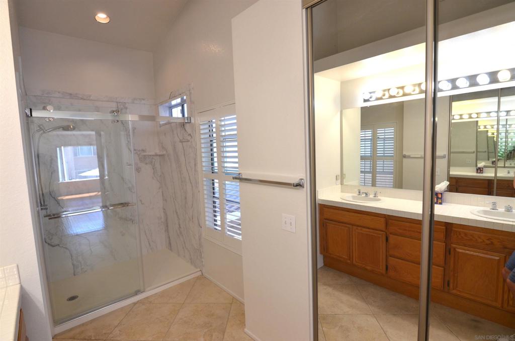 970 Somerset Ct. Unit C Property Photo 24