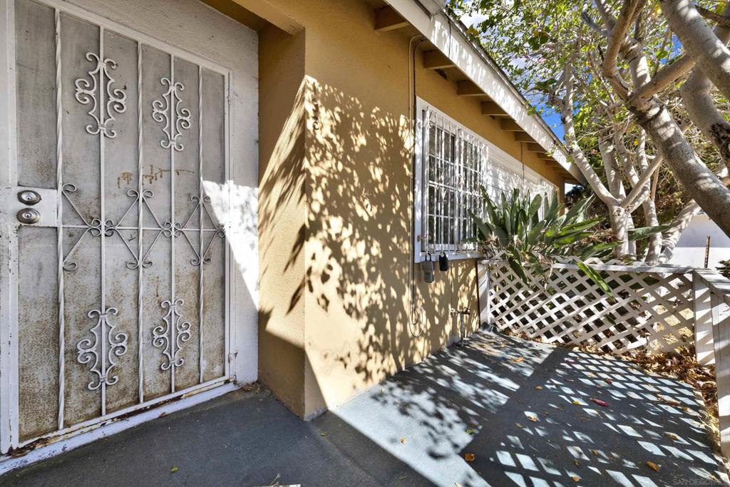 138 Old Oak Property Photo 3