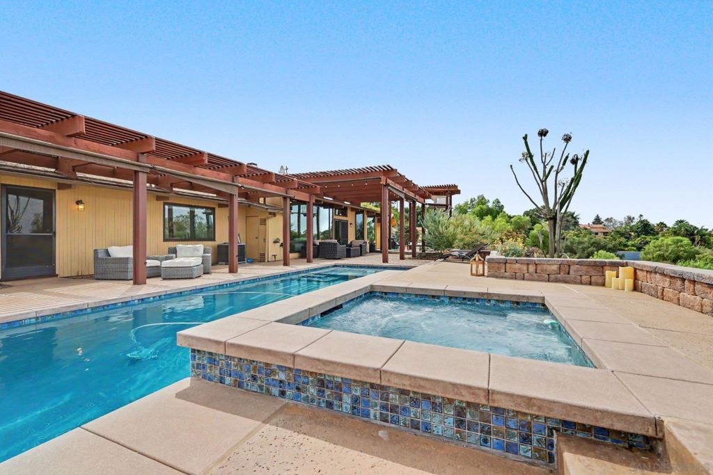 30218 Cool Valley Ln Property Photo 2