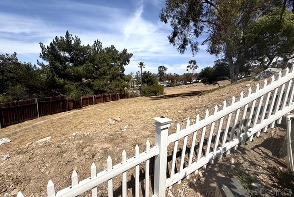 2912 Shady Pine St Property Photo 7