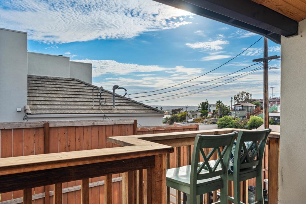 1693 Linwood St Property Photo 15