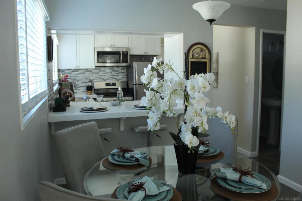 4858 Chateau Drive Property Photo 4