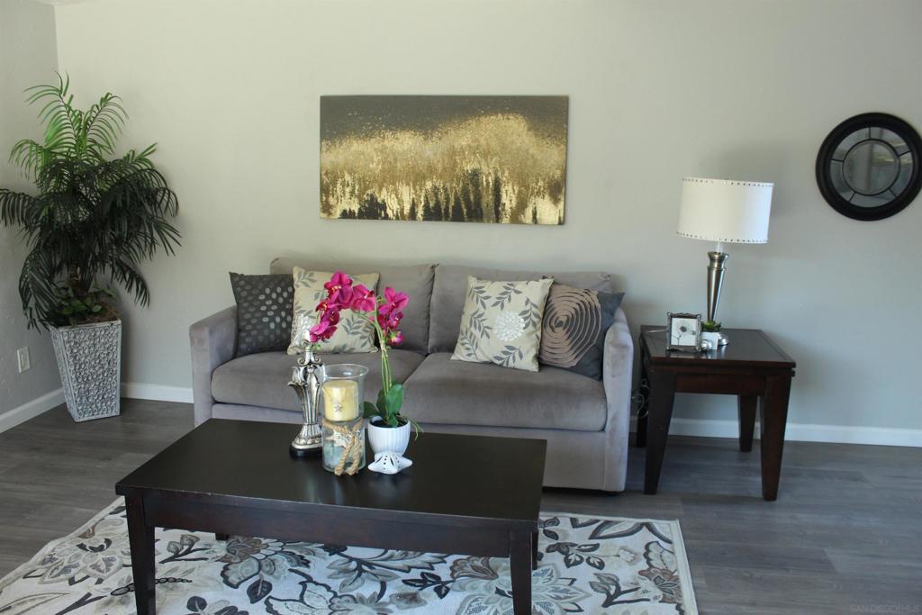 4858 Chateau Drive Property Photo 7