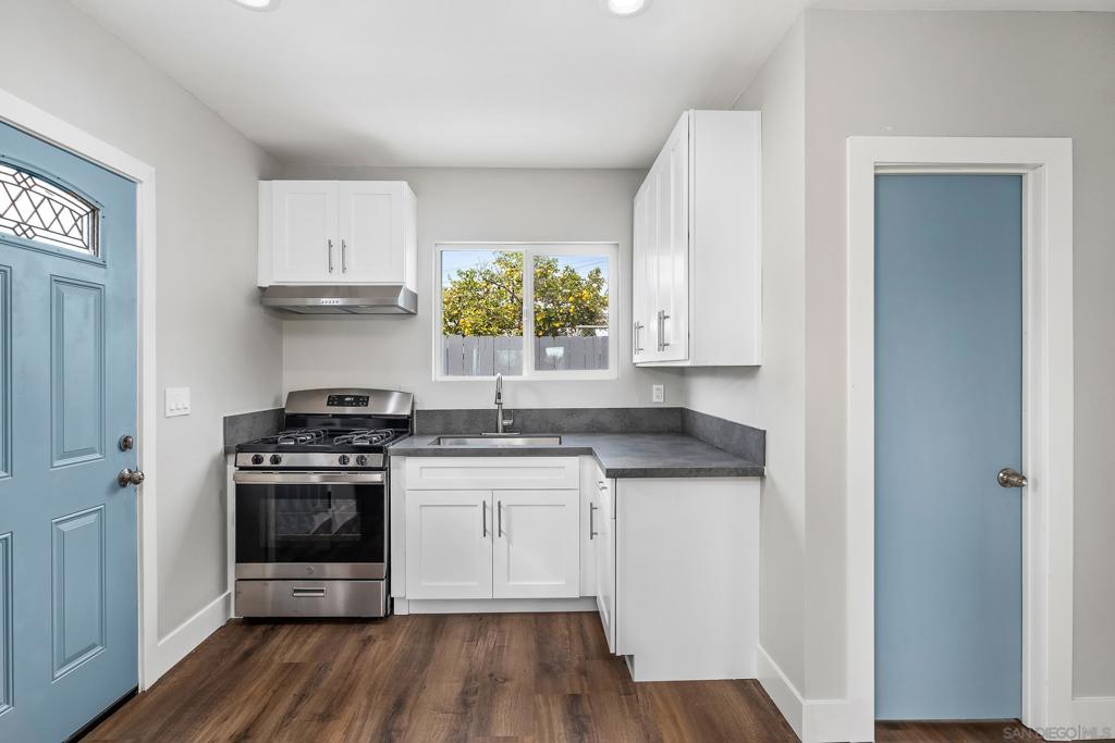 1661 Colfax Dr Property Photo 23