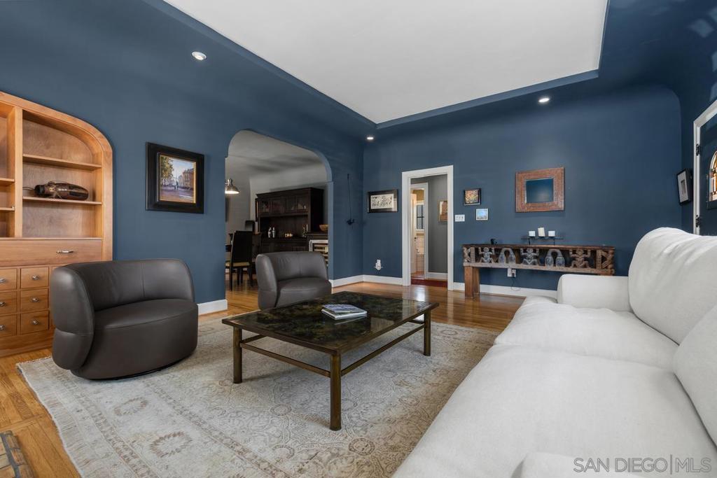 4874 Edgeware Road Property Photo 6