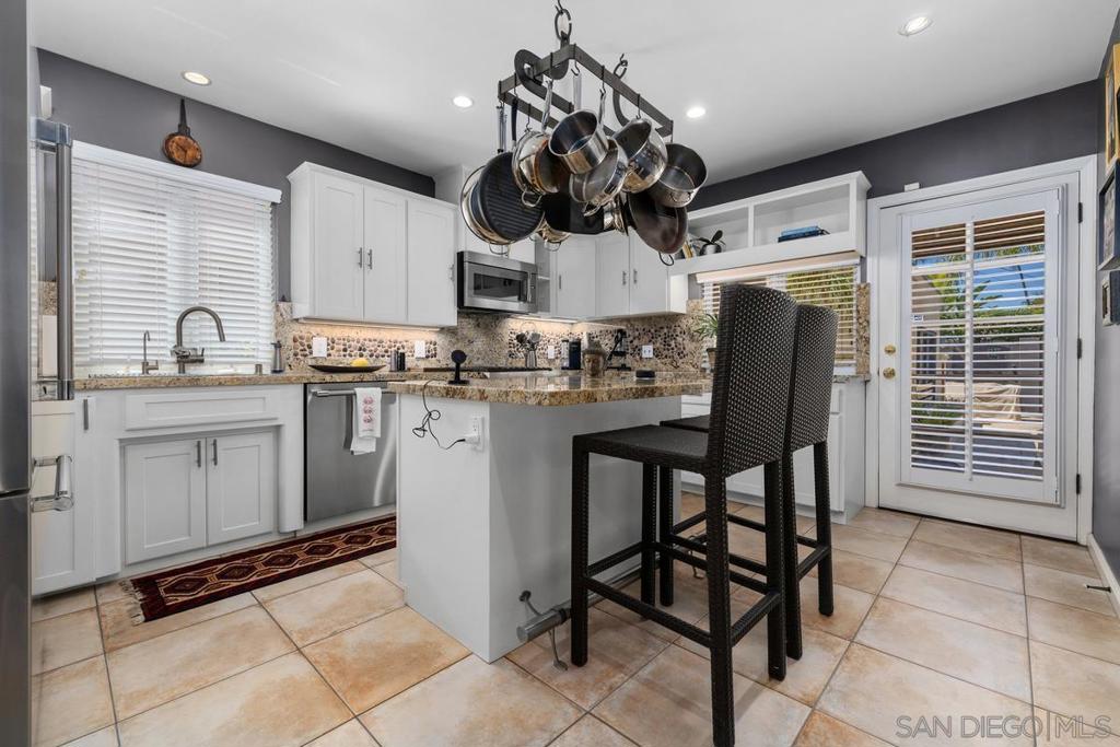 4874 Edgeware Road Property Photo 11