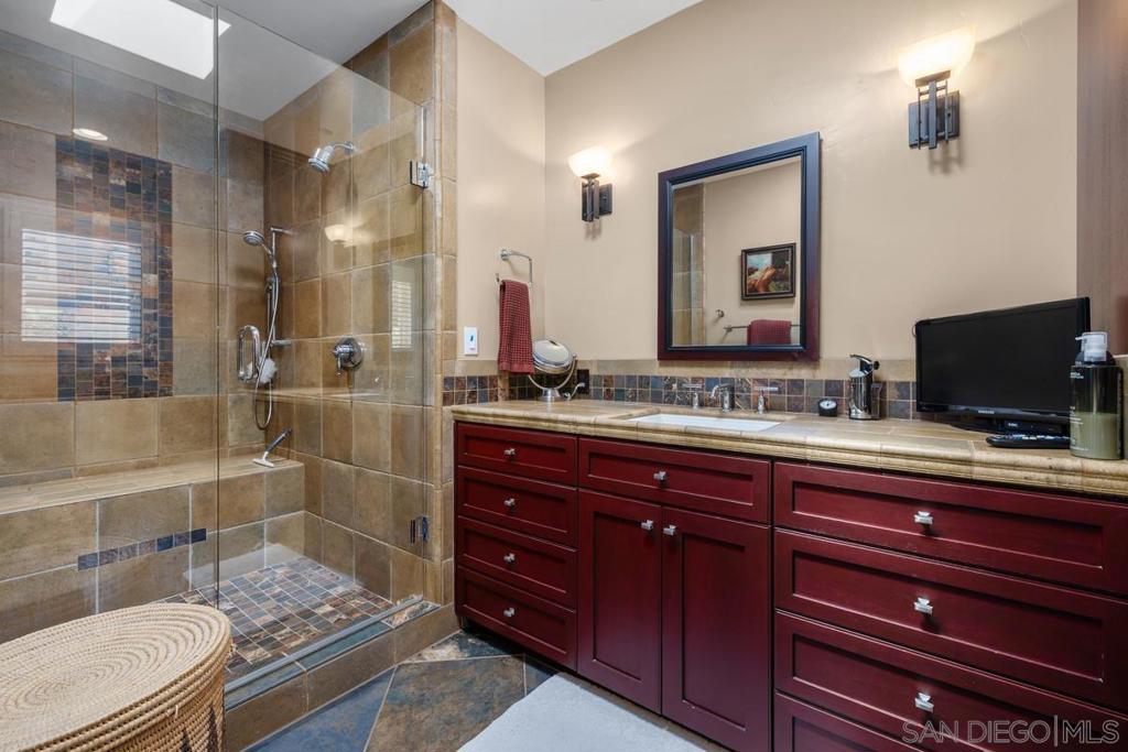 4874 Edgeware Road Property Photo 19