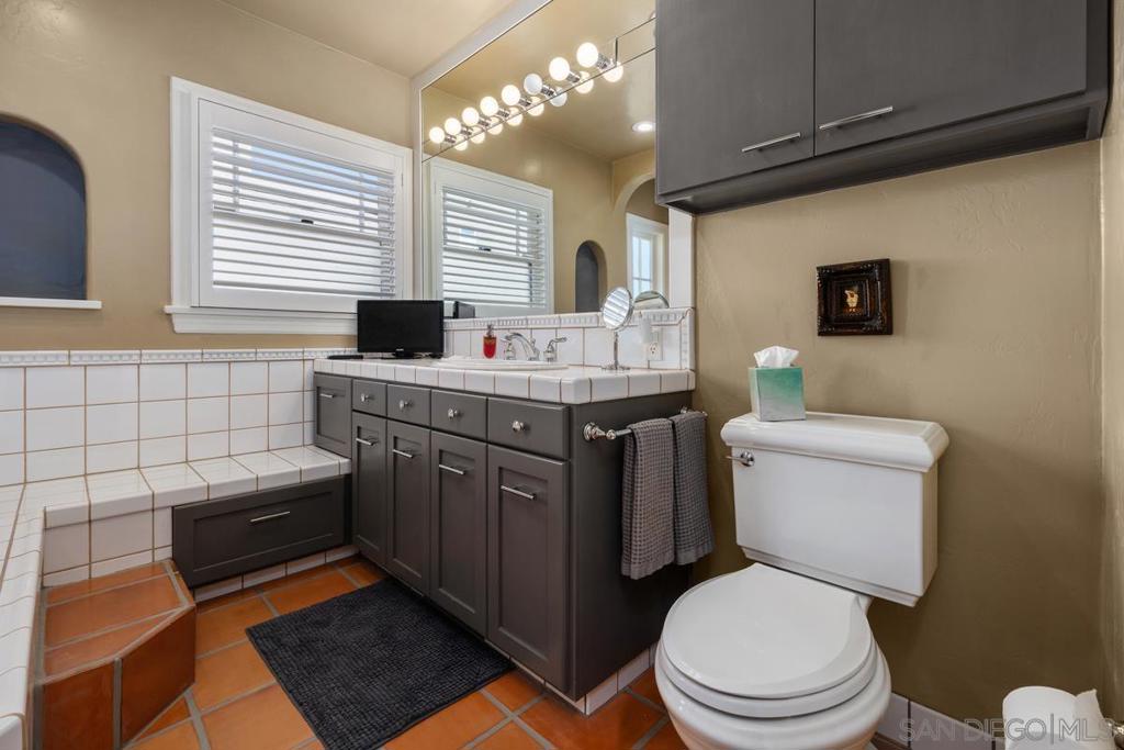 4874 Edgeware Road Property Photo 21