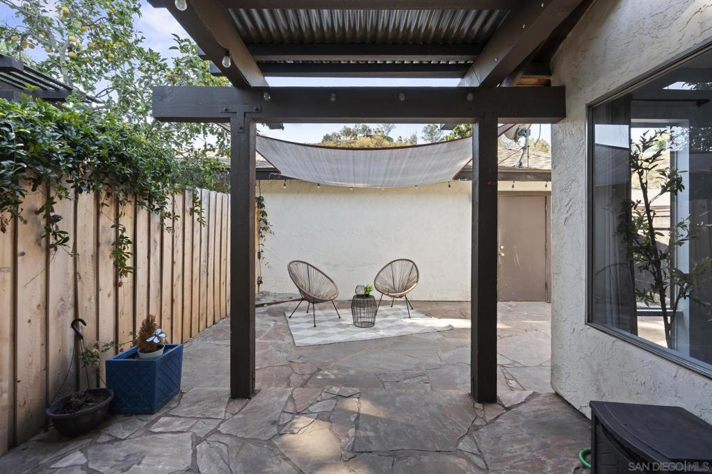 2147 Citrus Tree Property Photo 31