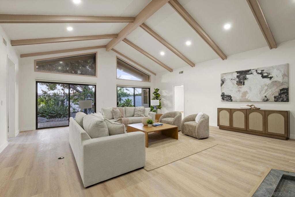 7001 Almaden Ln Property Photo 8