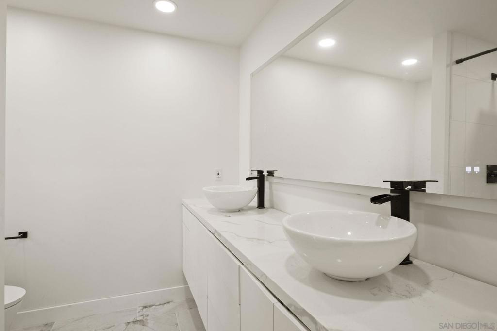 7001 Almaden Ln Property Photo 33