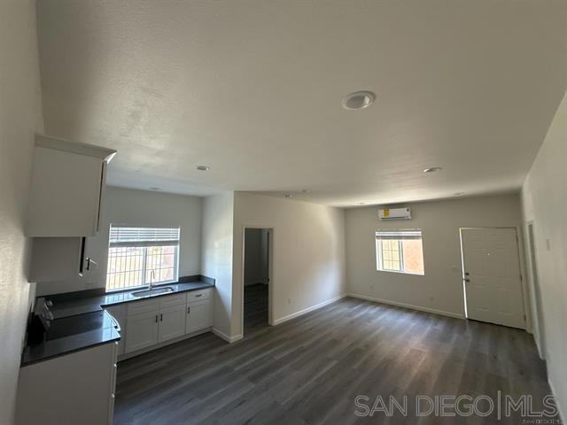2409 E.Palmyra Ave Property Photo 1
