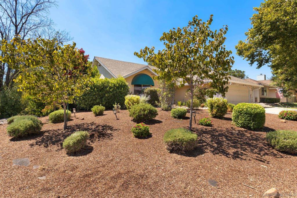 898 Yosemite Property Photo 3
