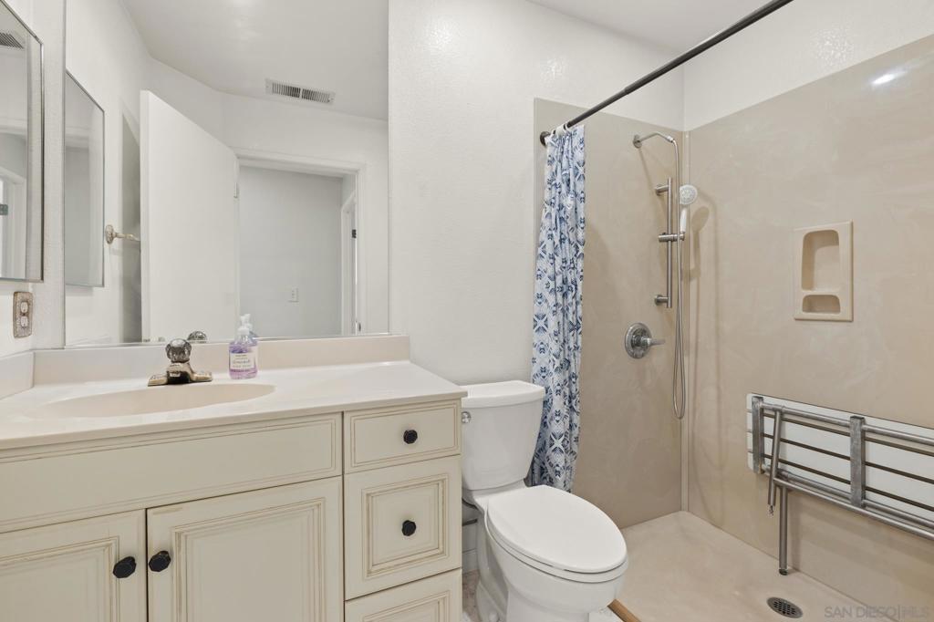 898 Yosemite Property Photo 6