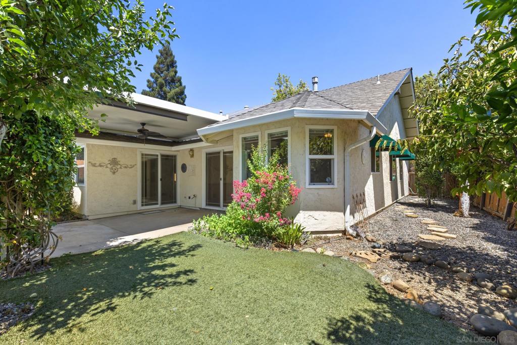 898 Yosemite Property Photo 7
