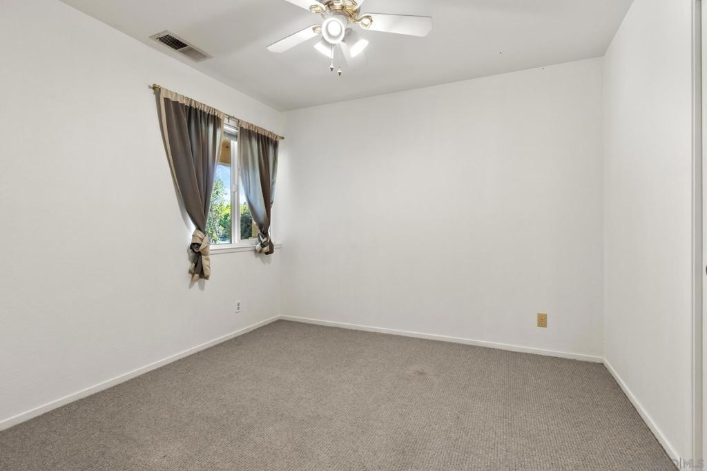 898 Yosemite Property Photo 8