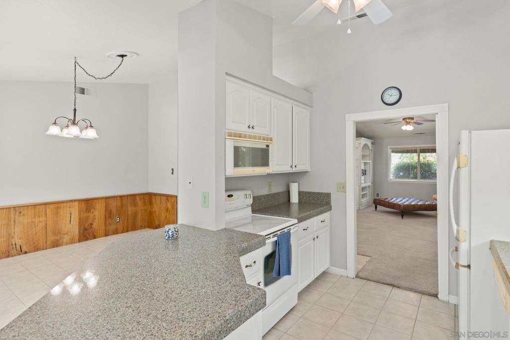 898 Yosemite Property Photo 14