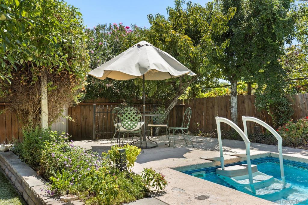 898 Yosemite Property Photo 22