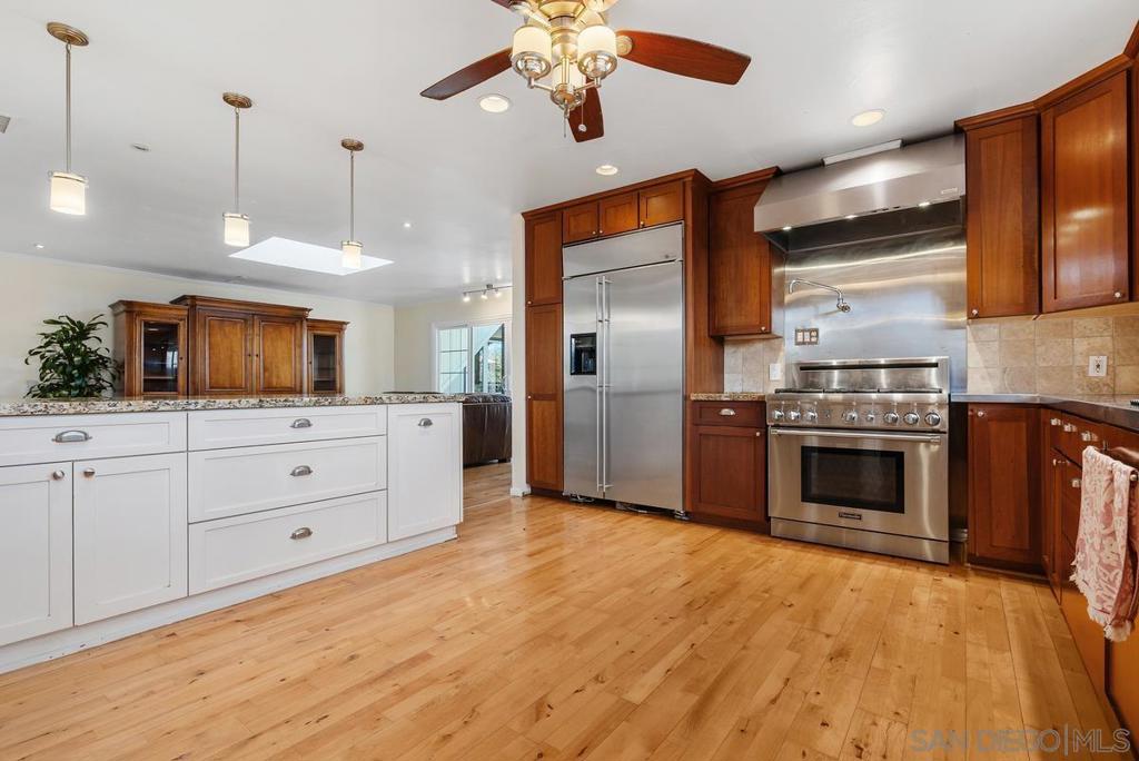 4282 Middlesex Drive Property Photo 14