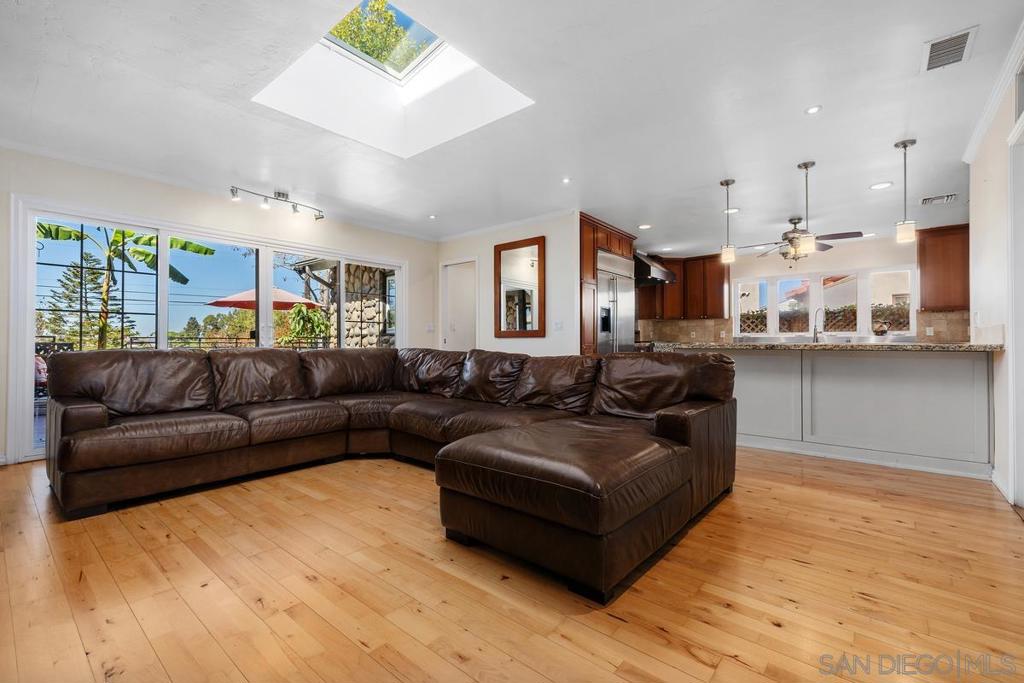 4282 Middlesex Drive Property Photo 16