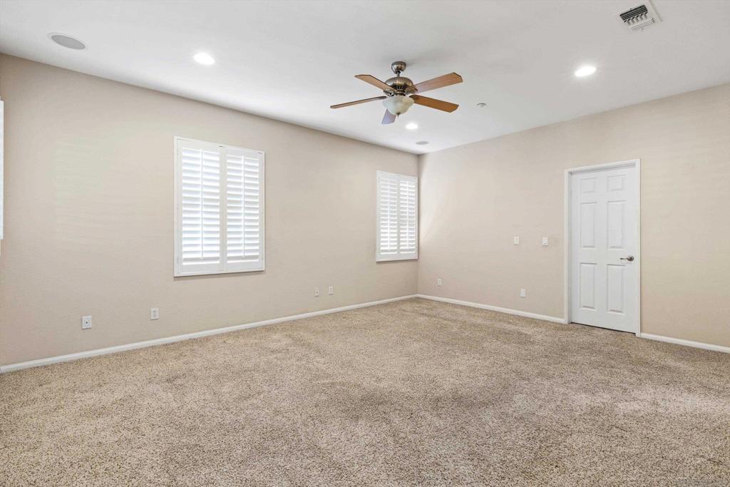 2099 Silverado St Property Photo 32
