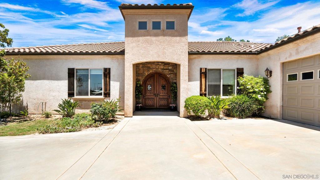 1485 Santa Fe Hills Property Photo 3