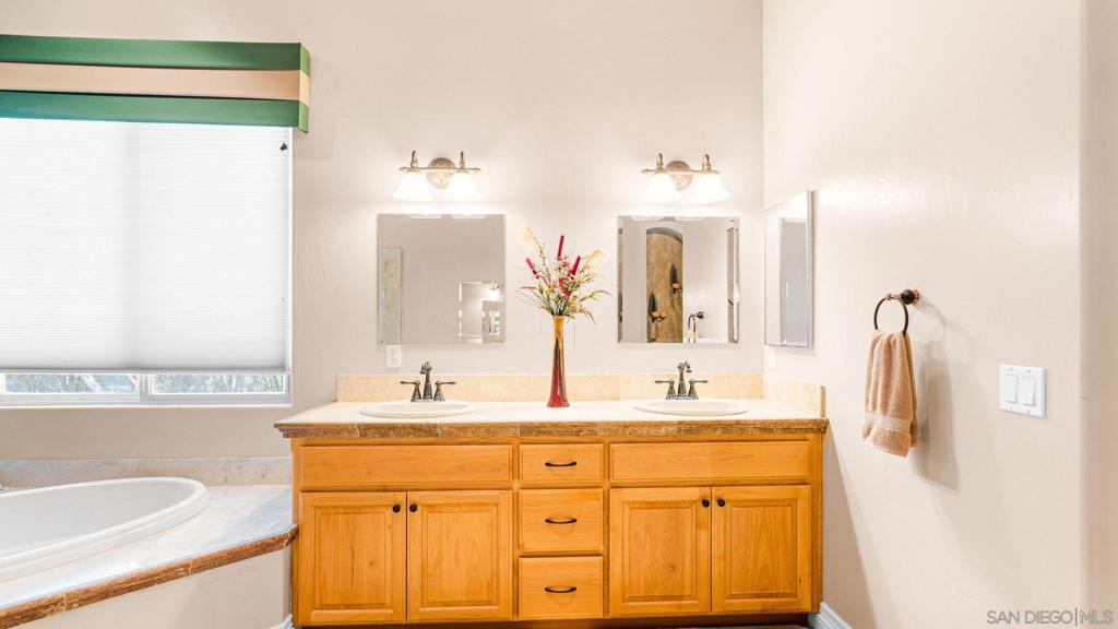 1485 Santa Fe Hills Property Photo 15