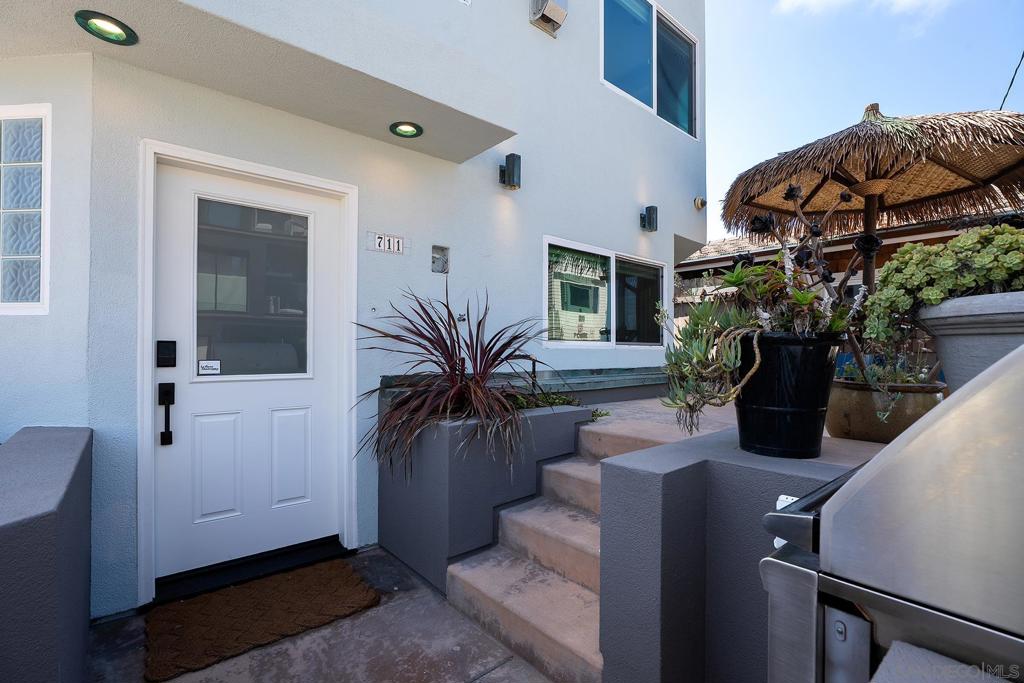 3795 Ocean Front Walk Property Photo 33