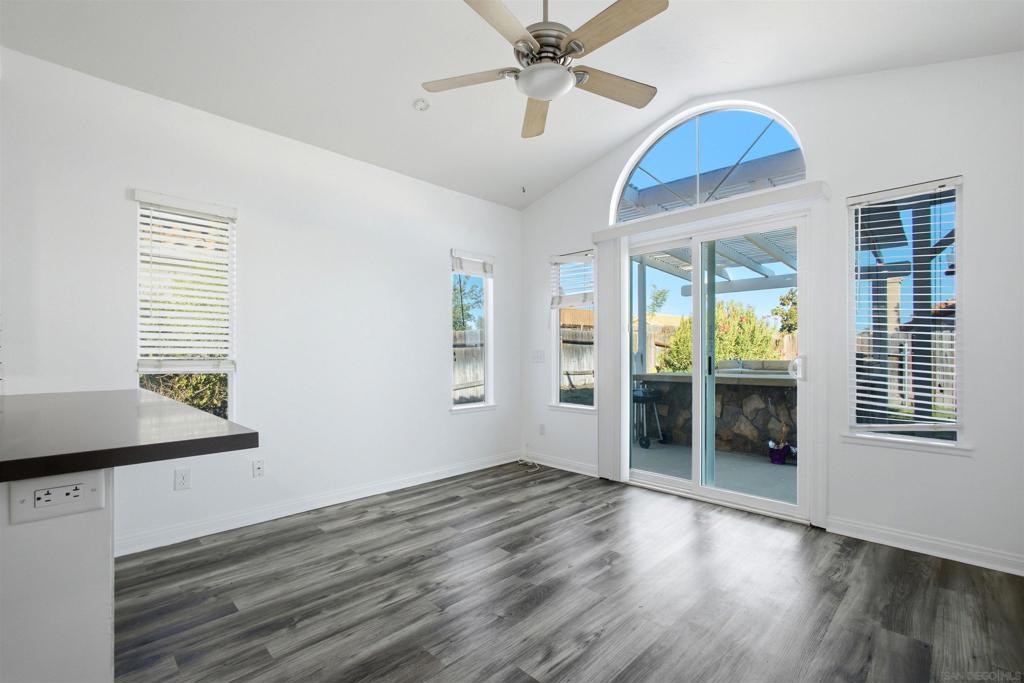 39766 Del Val Dr Property Photo 13