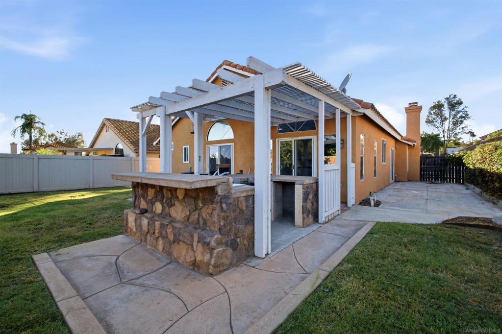 39766 Del Val Dr Property Photo 28