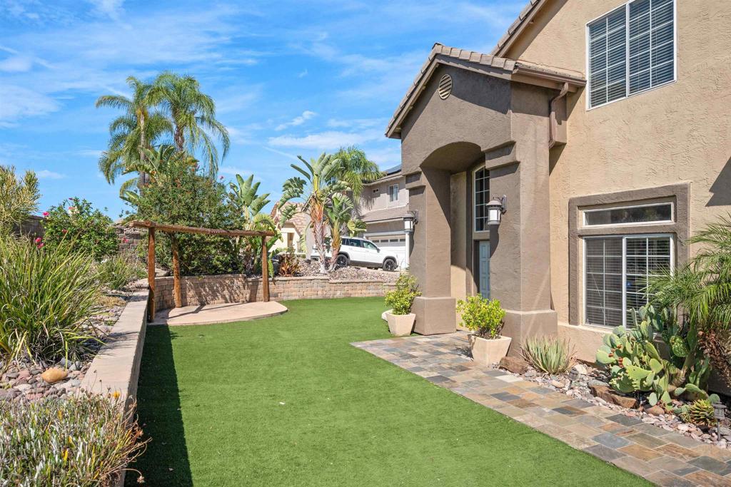 1521 Miss Elle Property Photo 8