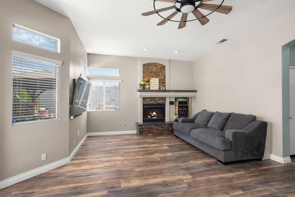 1521 Miss Elle Property Photo 24