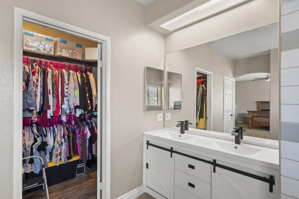 1521 Miss Elle Property Photo 33