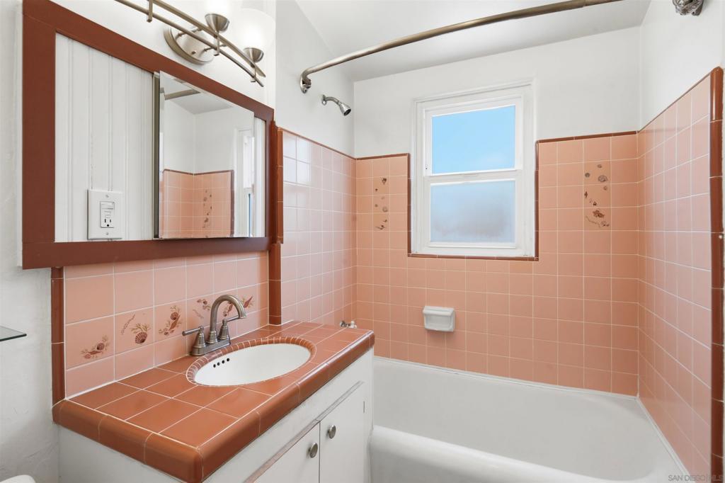 3669 Alexia Pl Property Photo 7