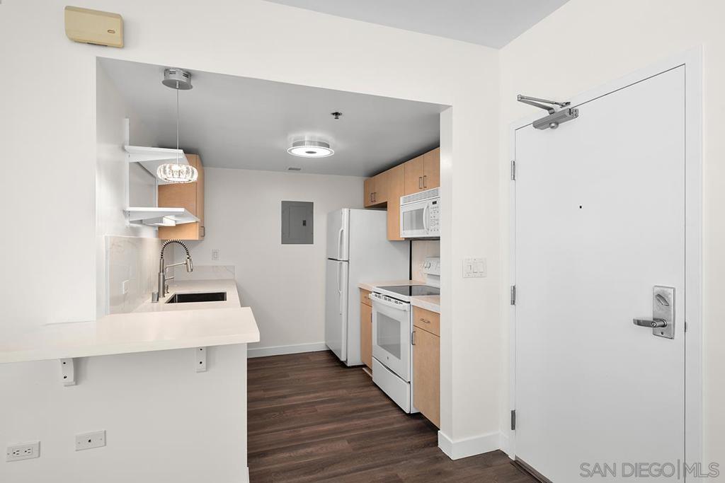 425 W Beech Street 721 Property Photo 13