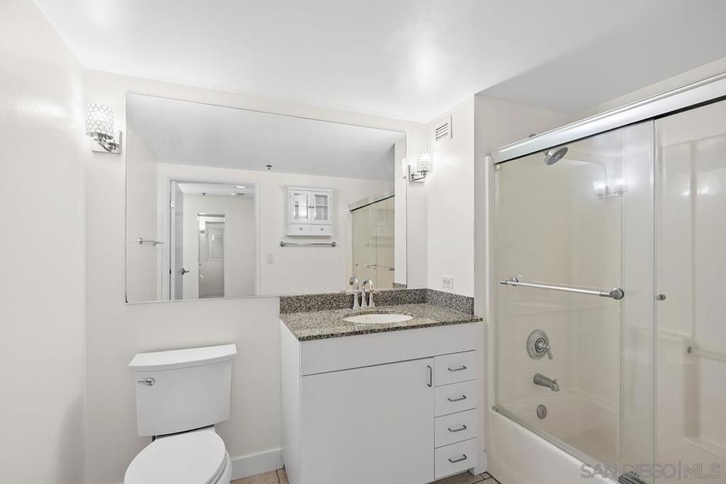 425 W Beech Street 721 Property Photo 19