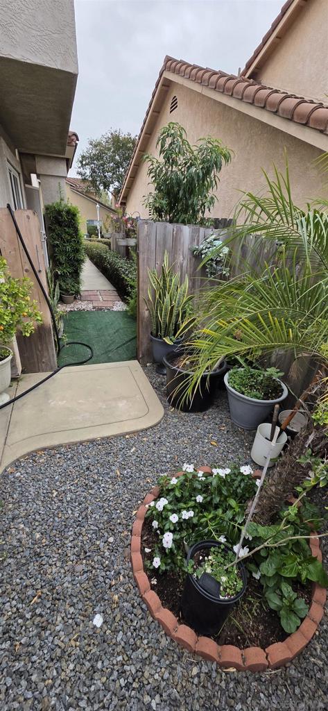 880 Friendly Property Photo 2