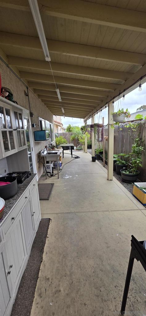 880 Friendly Property Photo 3