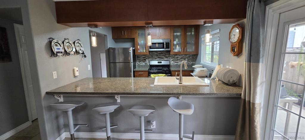 880 Friendly Property Photo 12