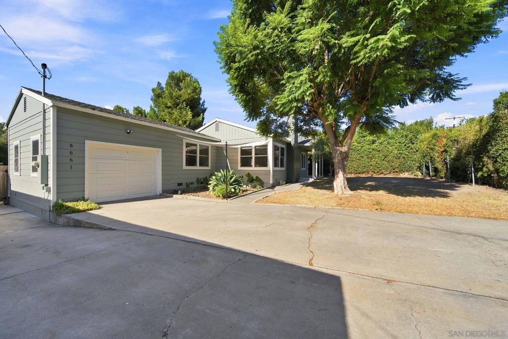 8661 Valencia St Property Photo 5