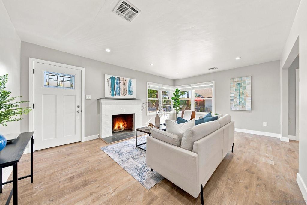 8661 Valencia St Property Photo 8