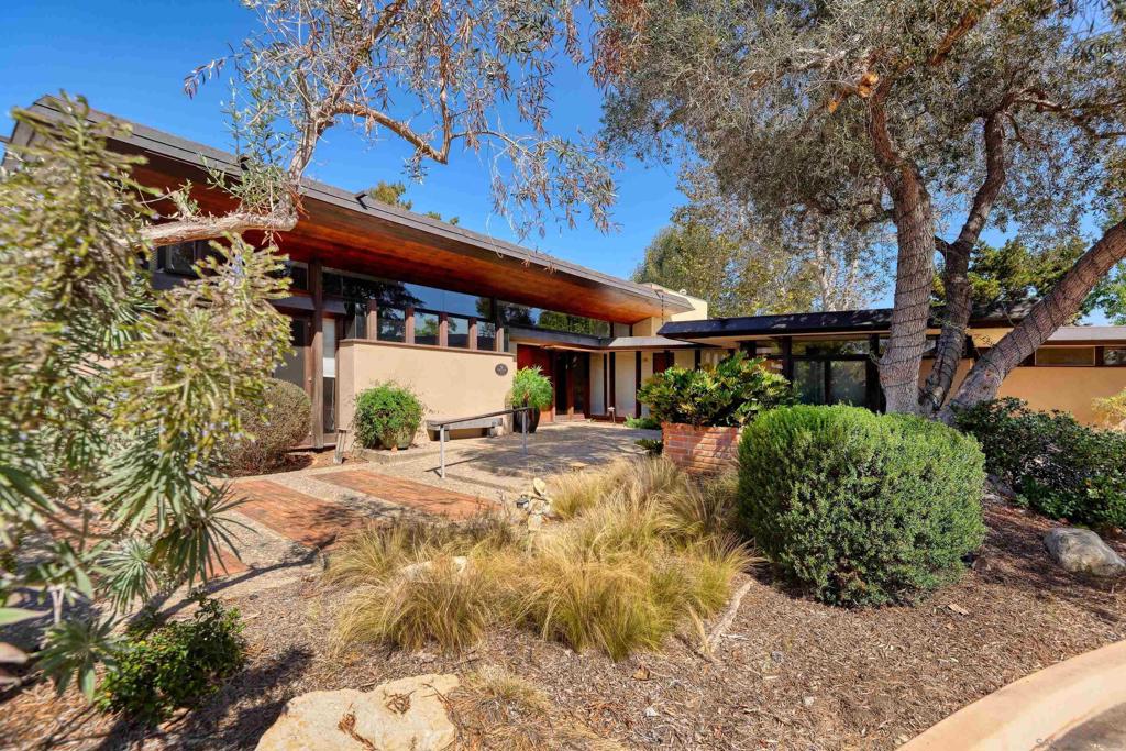 5330 Le Barron Rd Property Photo 3