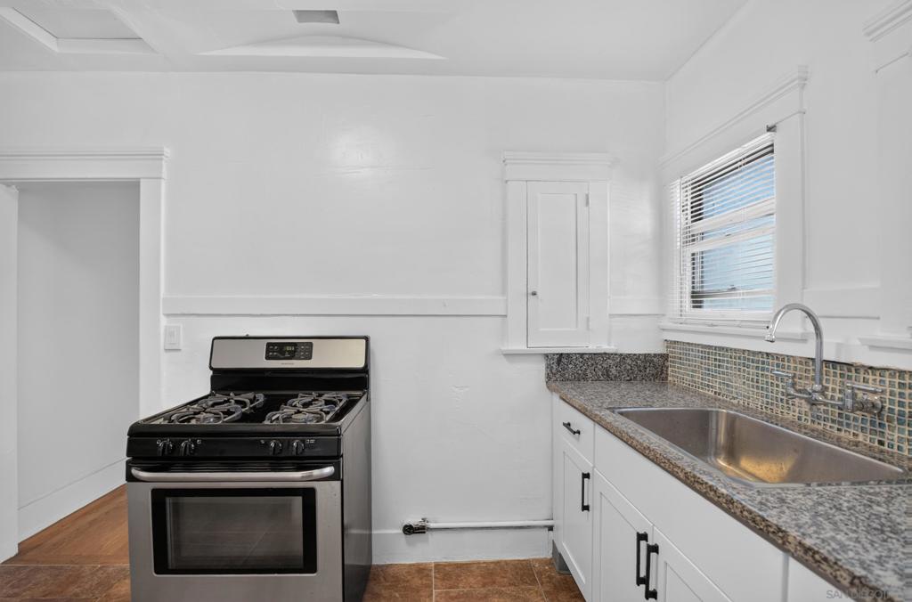 3737 1st Property Photo 9