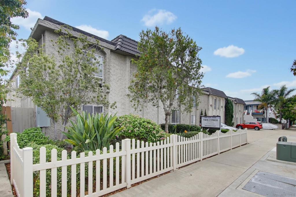 4649 Voltaire St Property Photo 4